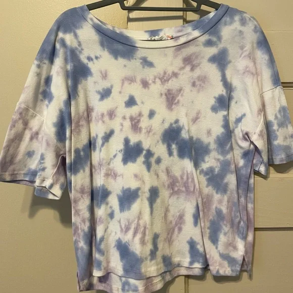 Purple and blue semi tie-dye slight crop top - Picture 3 of 4